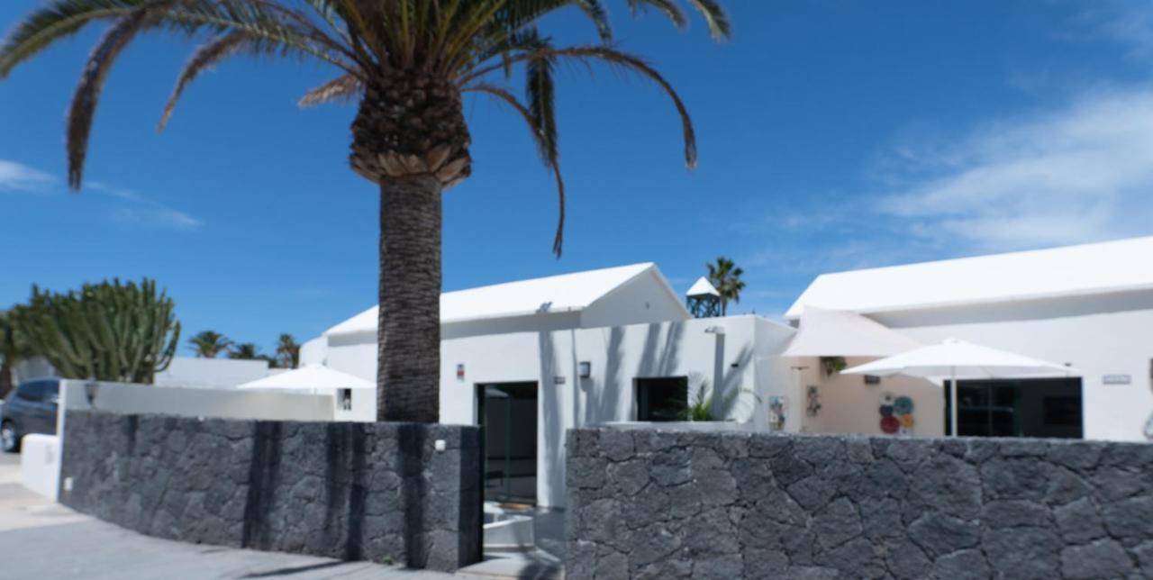 Casa A Primera Linea De Mar Costa Teguise Bagian luar foto