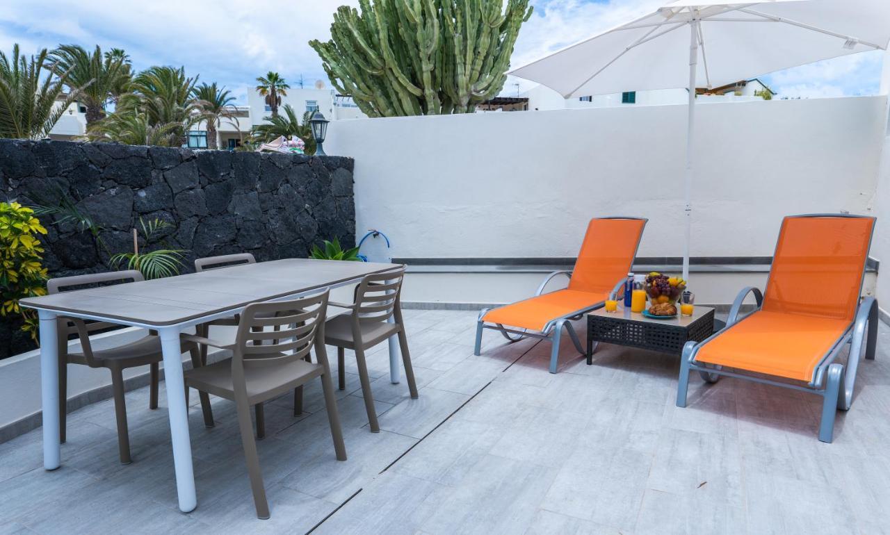 Casa A Primera Linea De Mar Costa Teguise Bagian luar foto