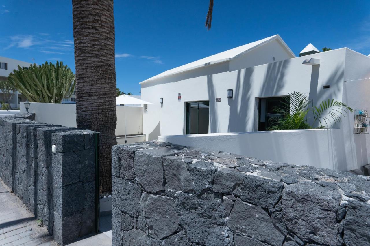 Casa A Primera Linea De Mar Costa Teguise Bagian luar foto