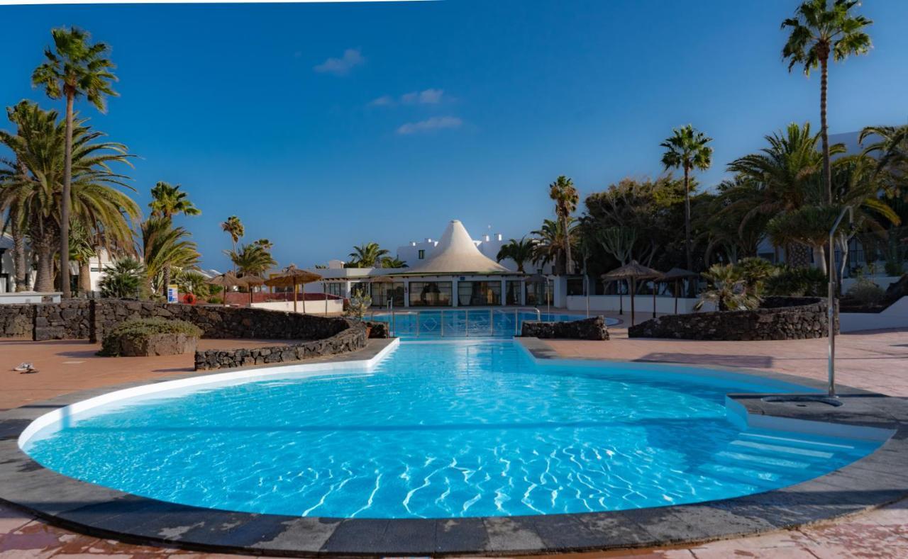 Casa A Primera Linea De Mar Costa Teguise Bagian luar foto