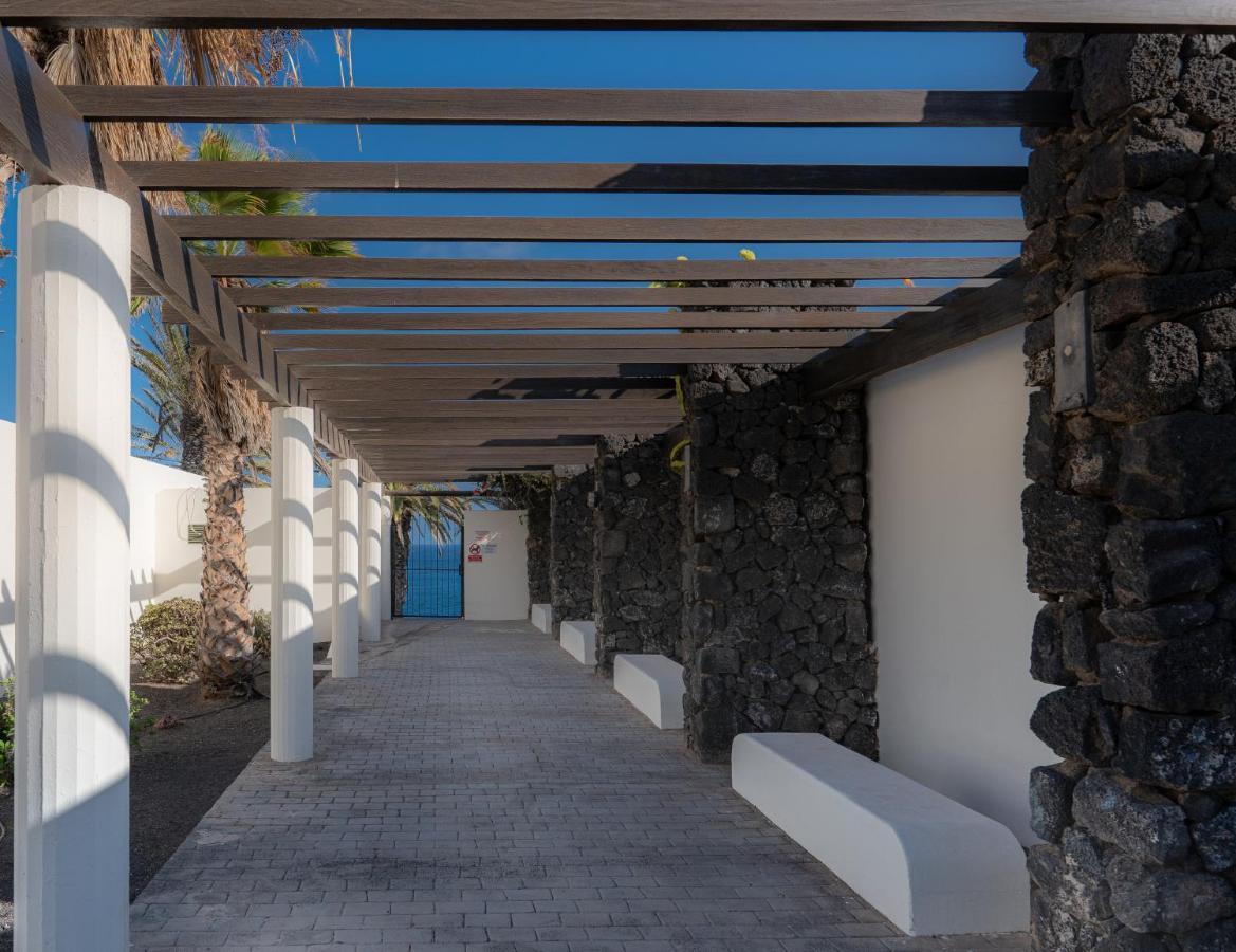 Casa A Primera Linea De Mar Costa Teguise Bagian luar foto