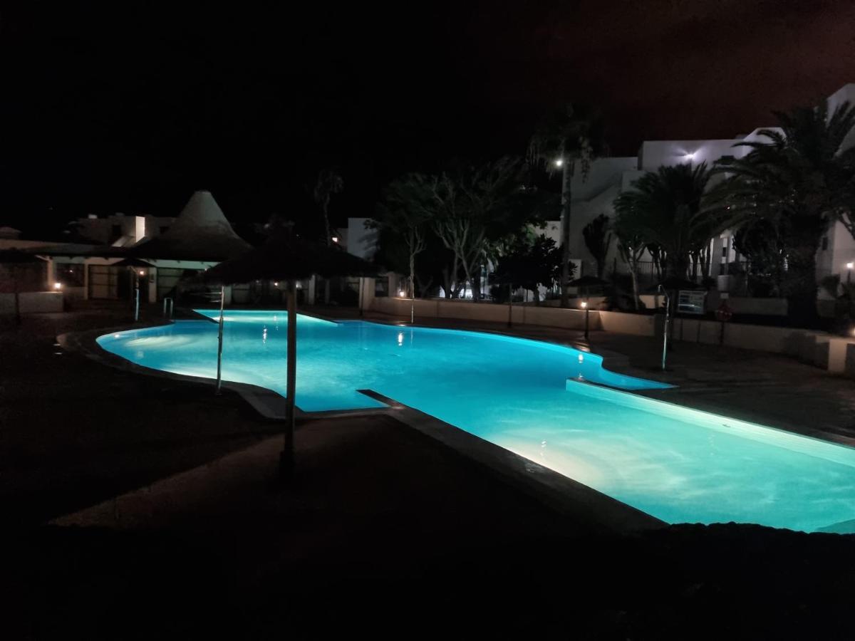 Casa A Primera Linea De Mar Costa Teguise Bagian luar foto
