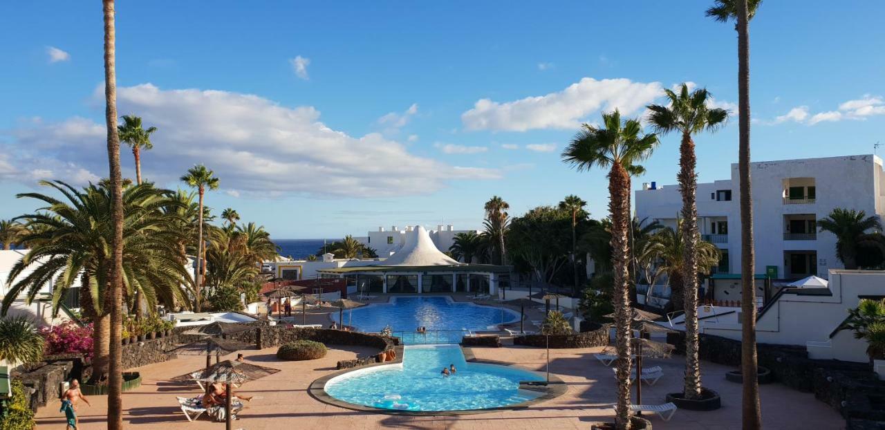 Casa A Primera Linea De Mar Costa Teguise Bagian luar foto