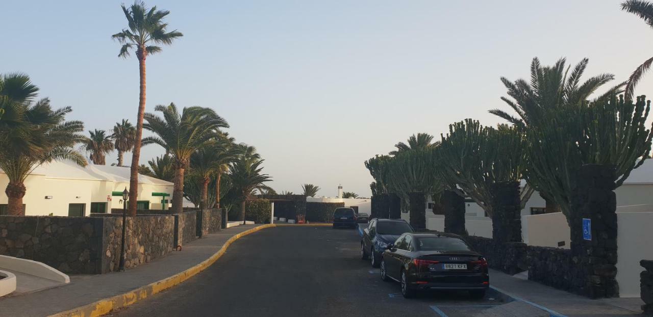 Casa A Primera Linea De Mar Costa Teguise Bagian luar foto